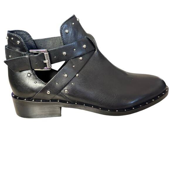 Halogen NWOT Women's Black Leather Western Ankle Boots w/ Silver Studs size 7M - Picture 1 of 9